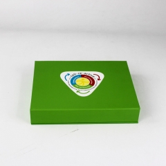 ανακυκλωμένο πράσινο βιβλίο σε συσκευασία δώρου για συσκευασία